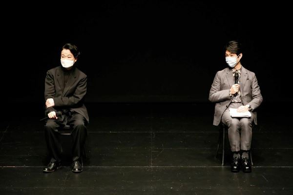 世田谷パブリックシアター新旧芸術監督・野村萬斎と白井晃が揃って会見