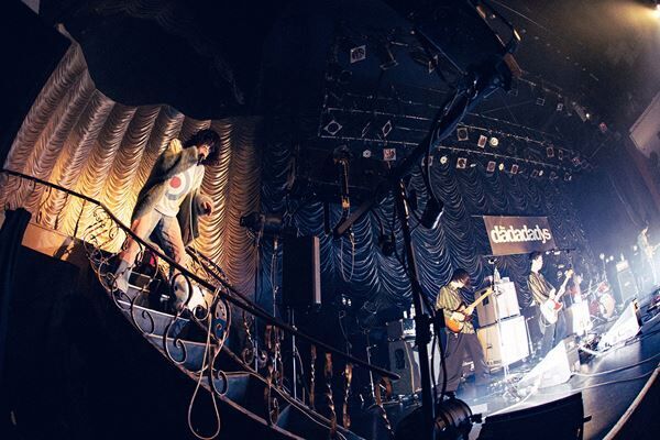 【ライブレポート】the dadadadys、改名後初ツアーを東京キネマ倶楽部で開幕　「ちょっと緊張してます、自分でもビックリ」
