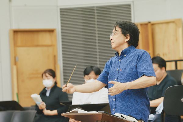 新国立劇場2023／24シーズン開幕！ 沼尻竜典が読み解くプッチーニ／ラヴェルの2本立て