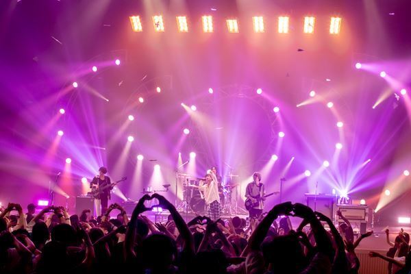 神はサイコロを振らない、ツアー『事象の地平線』ファイナルにRin音がサプライズ登場　全国5都市を巡るZeppツアー発表