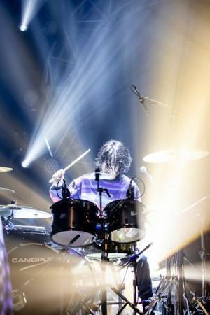 神はサイコロを振らない、ツアー『事象の地平線』ファイナルにRin音がサプライズ登場　全国5都市を巡るZeppツアー発表