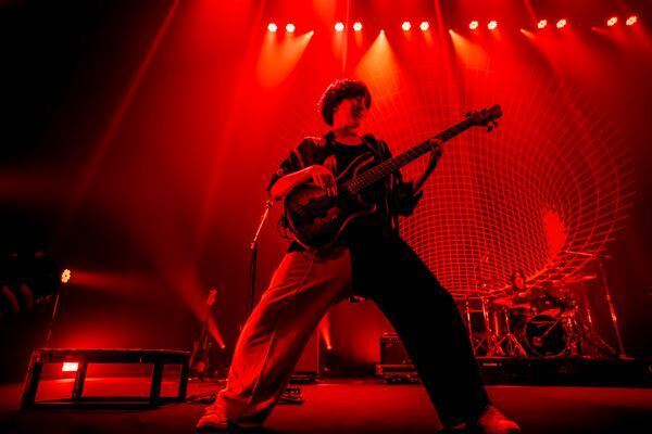 神はサイコロを振らない、ツアー『事象の地平線』ファイナルにRin音がサプライズ登場　全国5都市を巡るZeppツアー発表