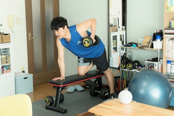 香取慎吾と岸井ゆきのが“不穏な日常”を表現　『犬も食わねどチャーリーは笑う』新本編映像公開