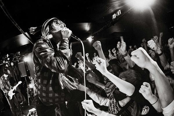 【ライブレポート】全19曲で駆け抜けた、the dadadadys5人体制での初ワンマン『三三愛燦燦』