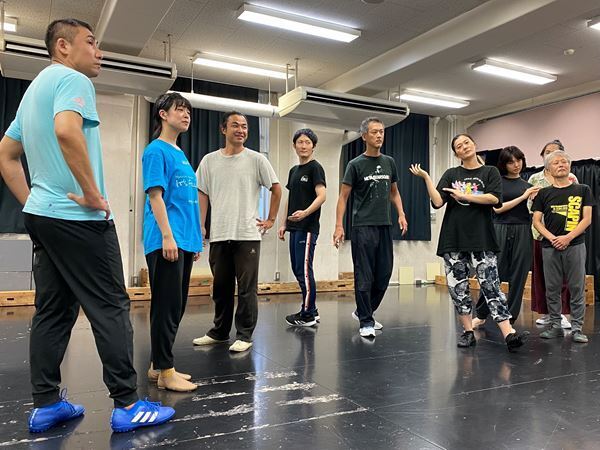 【オフィシャルレポート】トランスレーション・マターズ上演プロジェクト 2023『エミリア・ガロッティ／折薔薇』稽古場より