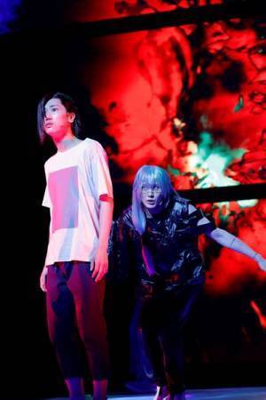 舞台『呪術廻戦』開幕！　ダークな演出から舞台ならではのコミカルなシーン、魅力的な楽曲たち