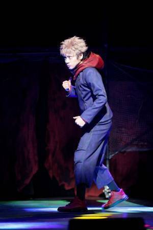 舞台『呪術廻戦』開幕！　ダークな演出から舞台ならではのコミカルなシーン、魅力的な楽曲たち