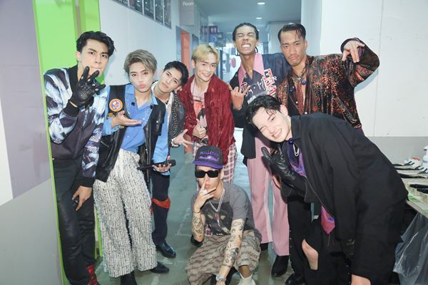 PSYCHIC FEVER、「Hotline (Remix) feat. JP THE WAVY」初ライブパフォーマンスを公開