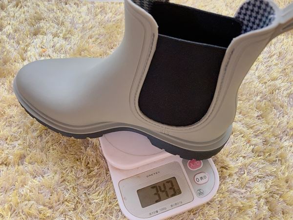 フェスやキャンプにピッタリ！　ワークマンの軽量「レディース防水サファリサイドゴア」徹底レビュー