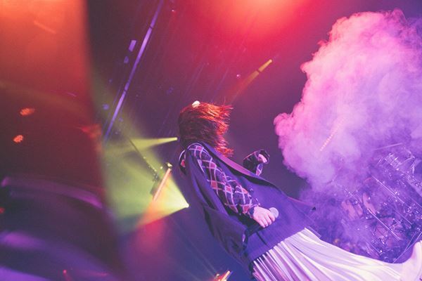 にしな、ツアーファイナルオフィシャルレポ到着　『1999』についての想いを語る