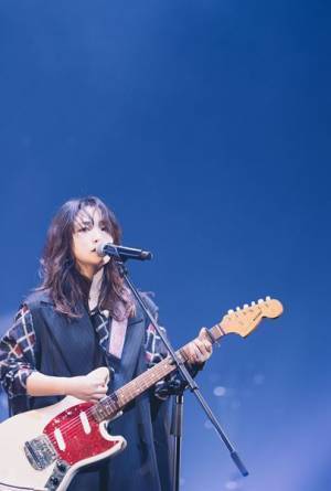 にしな、ツアーファイナルオフィシャルレポ到着　『1999』についての想いを語る