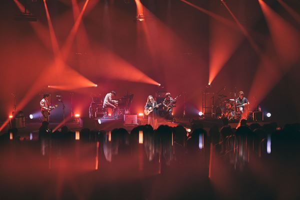 にしな、ツアーファイナルオフィシャルレポ到着　『1999』についての想いを語る