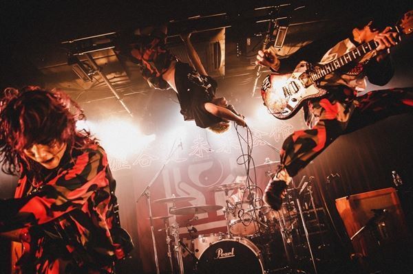 【ライブレポート】想像の遥か上を行く化学反応が起きたWienners×SPARK!!SOUND!!SHOW!!『びりびり!』東京公演レポート