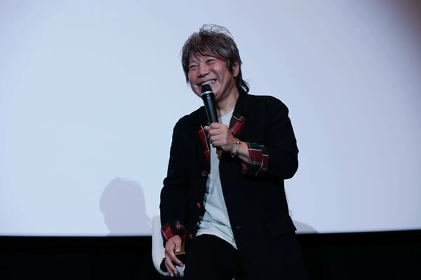 『Live EPIC 25』一夜限定上映レポート　音楽プロデューサー佐橋佳幸がEPICレーベルを語る