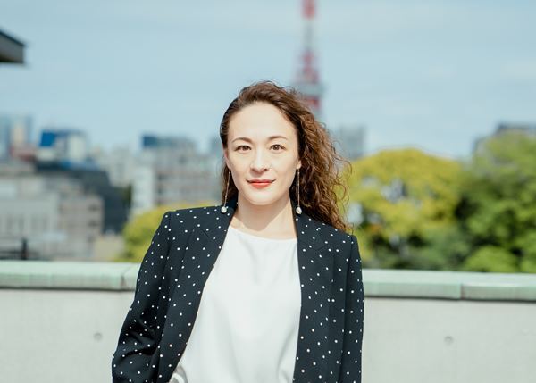 シルビア・グラブ、熱い思いを胸に挑む『日本の歴史』再演