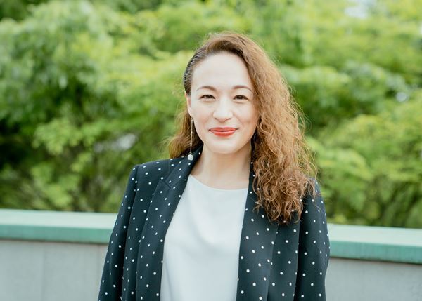 シルビア・グラブ、熱い思いを胸に挑む『日本の歴史』再演