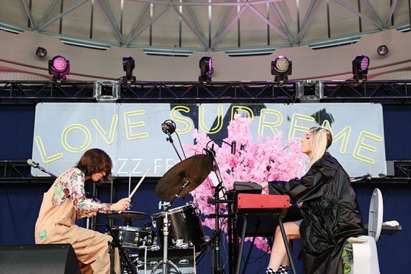 グラミー賞ノミネートで話題のDOMi&JD BECKが初来日『LOVE SUPREME JAZZ FESTIVAL JAPAN 2023』オフィシャルレポート