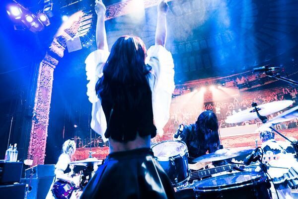 『BAND-MAID US TOUR 2022』ロサンゼルス公演より Photo by FG5