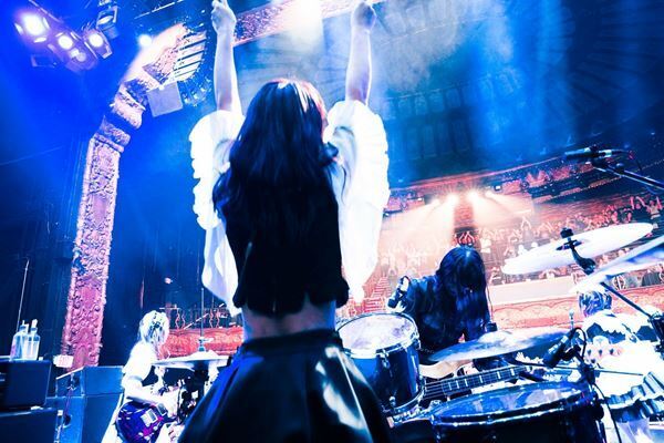 BAND-MAID、約3年ぶりのUSツアースタート＆ガンズ日本公演の出演決定　小鳩ミクからメッセージ到着
