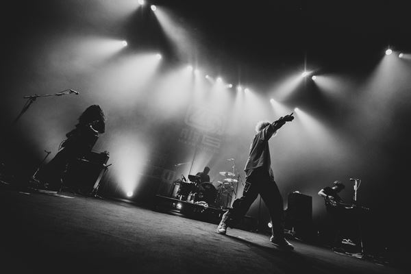 クリープハイプ×Vaundy出演『AIR-G’ 40th Anniversary Live～4 your SMILE～』開催「今一番いいものをみせたい」