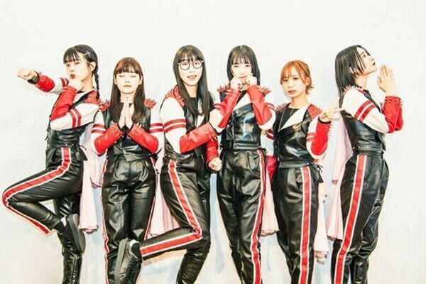 BiSHが福岡・宮地嶽神社で最後の生配信ライブを開催 『音楽と行こう』振替公演日が決定