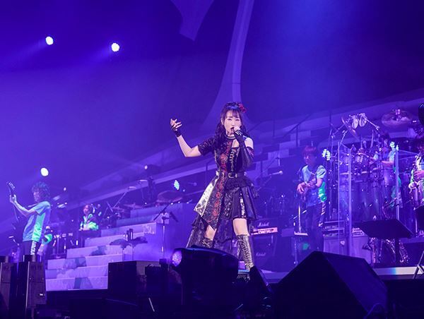 【ライブレポート】水樹奈々、841日分の想いが詰まった有観客公演「最高に弾けられる幸せな時間を作っていきたい」