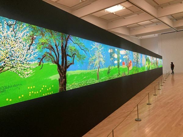 全長90メートルに及ぶ大作でノルマンディーの四季をめぐる　『デイヴィッド・ホックニー展』レポート