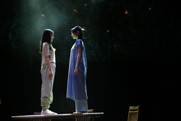 森田想＆岡本夏美ダブル主演　ピンク・リバティ新作公演『点滅する女』開幕
