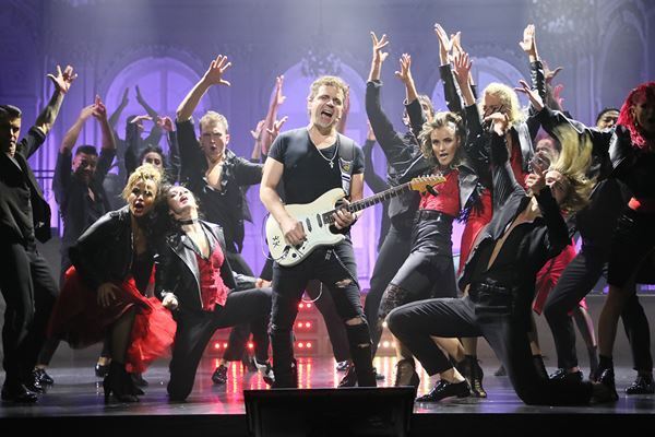 西川貴教出演『バーン・ザ・フロア』本日開幕「お客さんも含めてステージを作っていけたら」