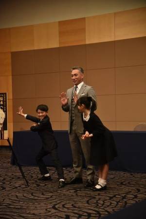 市川團十郎・ぼたん・新之助「伝承への道」懇親会レポート