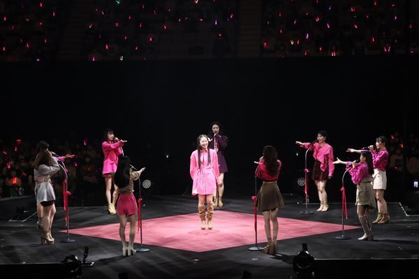 【ライブレポート】 アンジュルム、笑顔と涙に溢れた笠原桃奈卒業ライブ。「変わらないものと変わりゆくものを抱えて進んでいきます」