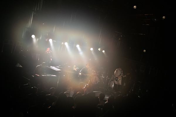 【ライブレポート】Bialystocks自主企画ライブ『音楽交流紀2』、楽曲の世界観に没入したツーマン