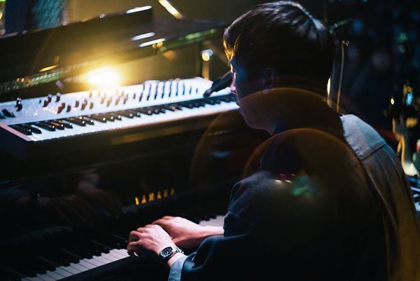 【ライブレポート】Bialystocks自主企画ライブ『音楽交流紀2』、楽曲の世界観に没入したツーマン