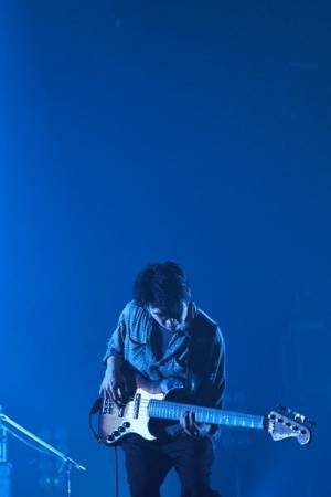 King Gnu、2万人が熱狂したFC限定ツアー幕張メッセ公演のオフィシャルレポート到着