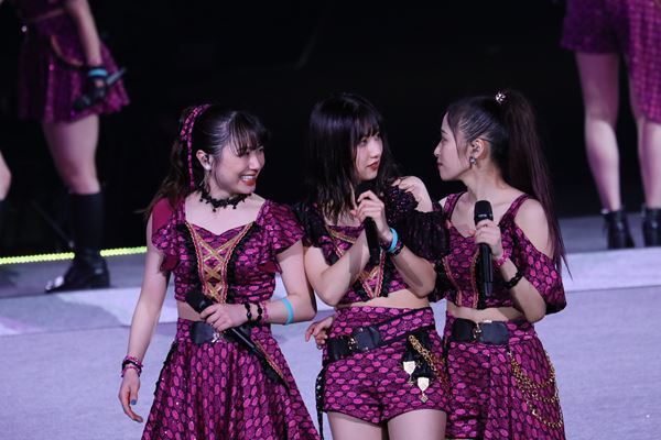 モーニング娘。'21、佐藤優樹が涙と笑顔に包まれ卒業「またいつか会える日までね！バーイ！」