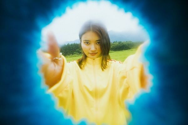 由薫、アニメ『うちの会社の小さい先輩の話』EDテーマ「sugar」を7月28日に配信リリース　秋の東名阪ツアー名古屋公演の先行受付もスタート