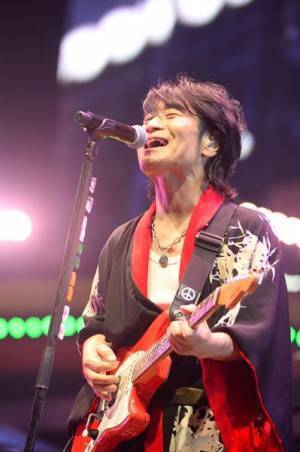 スターダスト☆レビューが地元埼玉のたまアリで全59曲を披露、40周年記念ライブのオフィシャルレポート到着