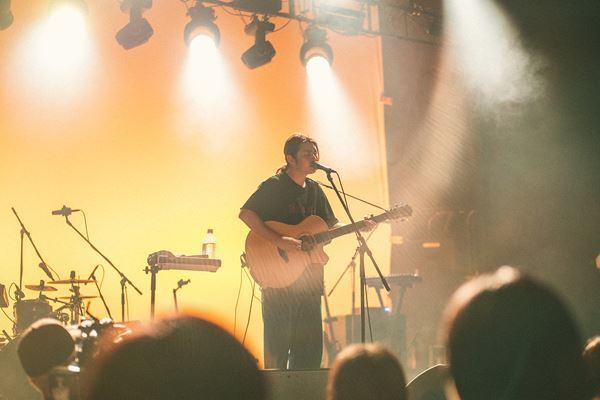 小林私、ワンマンライブ『分割・裁断・隔別する所作』完走　配信アルバム『原作』のCD&Blu-ray化を発表