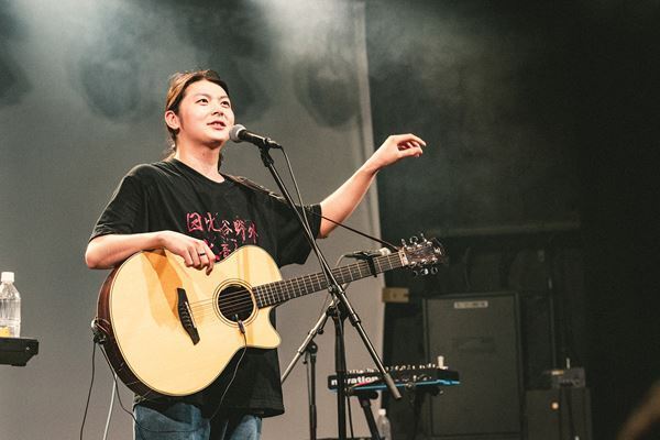 小林私、ワンマンライブ『分割・裁断・隔別する所作』完走　配信アルバム『原作』のCD&Blu-ray化を発表