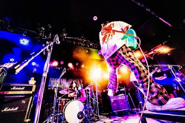 ネクライトーキーとサバシスターによるポップでロックな一夜　『FREAKY & GROOVY』vol.2オフィシャルレポート