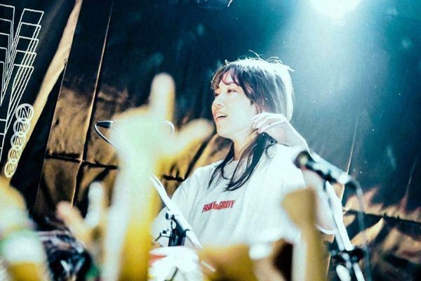 ネクライトーキーとサバシスターによるポップでロックな一夜　『FREAKY & GROOVY』vol.2オフィシャルレポート