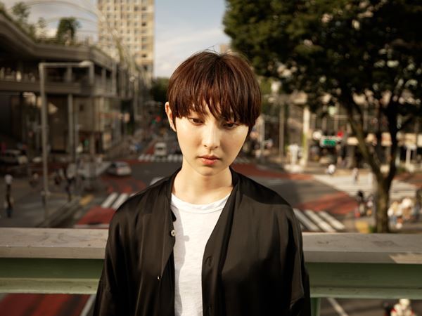 家入レオ、27才の誕生日に生配信決定　動画企画“KOE“第11弾「イジワルな神様」本日公開