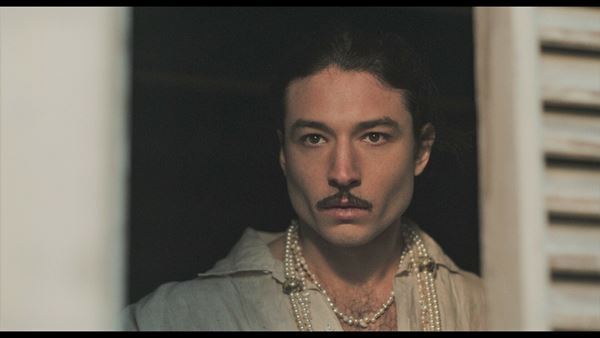 エズラ・ミラーが若き日のダリに　映画『ウェルカム トゥ ダリ』妻・ガラとの運命の出会いを公開