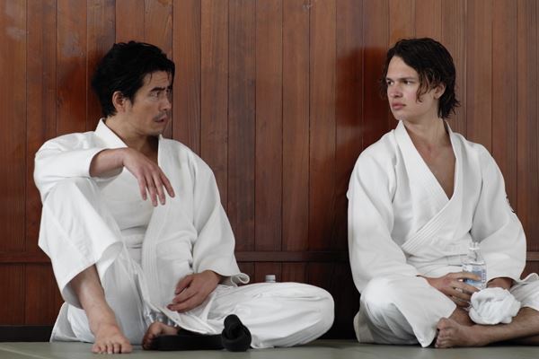 渋谷の一画を丸々借り切り！　渡辺謙＆伊藤英明が『TOKYO VICE』ハリウッド式撮影の裏側を語る