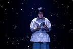 小沢道成「人間が起こす力の凄さを堪能して」 パペット×映像テクノロジーで描く『我ら宇宙の塵』開幕