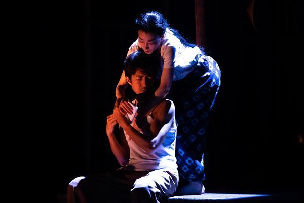 ケラリーノ・サンドロヴィッチ「いわゆるエンタメとは異なる舞台を目指しました」 ケムリ研究室no.2『砂の女』上演中