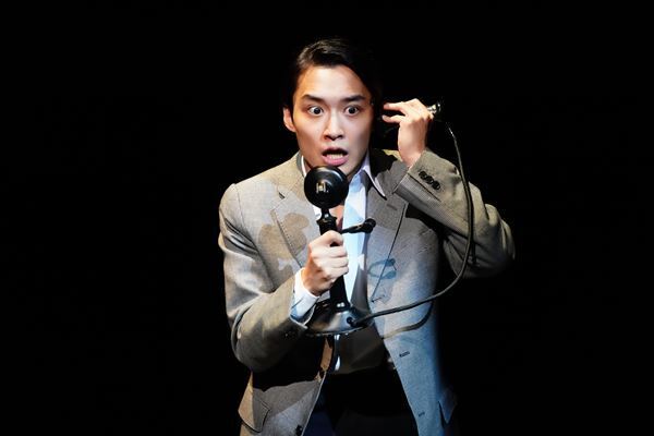 緻密な考察と本能のままの大胆さ、危うい二人に魅せられて　『スリル・ミー』Review3　松岡広大×山崎大輝　ピアノ：篠塚祐伴