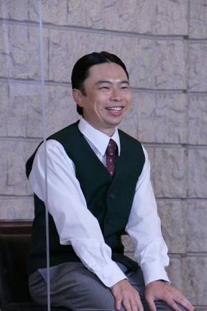 河原雅彦、異色の美術セッ トに「ちょっと引きました」　古川雄輝主演で21年ぶり復活『室温～夜の音楽～』