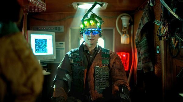 【おとなの映画ガイド】オスカー最有力候補に急浮上した”エブエブ”、驚きの魅力──『エブリシング・エブリウェア・オール・アット・ワンス』