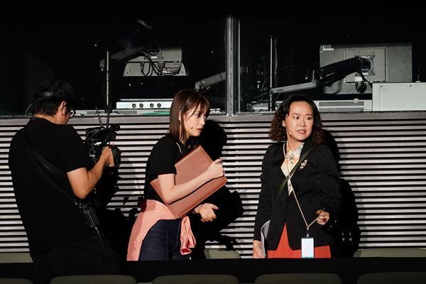 髙橋ひかるが会場中を駆け回る熱演　舞台演劇番組イベント生配信ドラマ『あの夜であえたら』閉幕